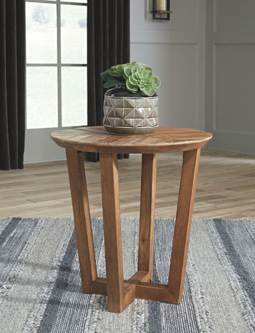 Kinnshee Round Cocktail Table & 2 Round End Table